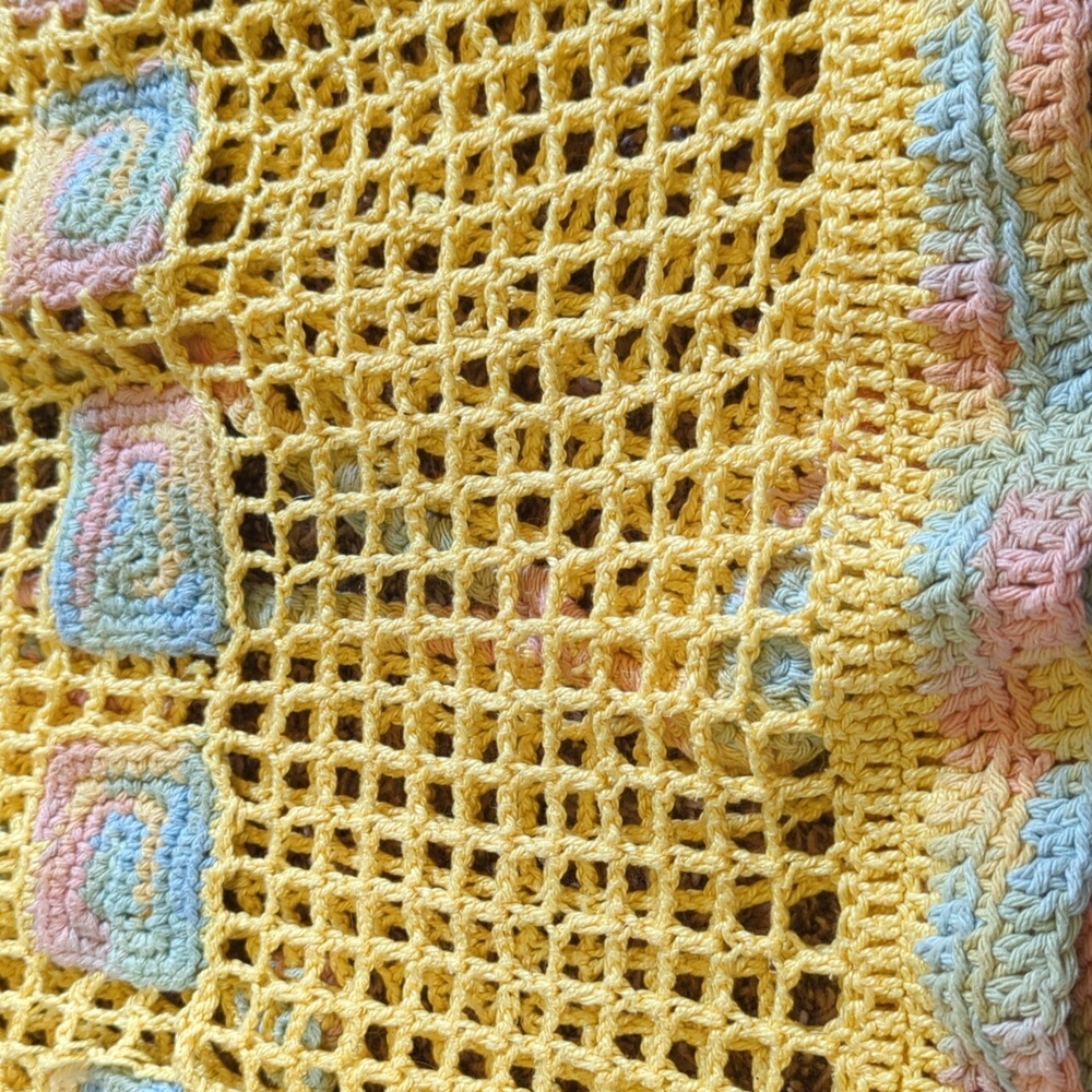Vintage hand crochet vest - Picture 4 of 4